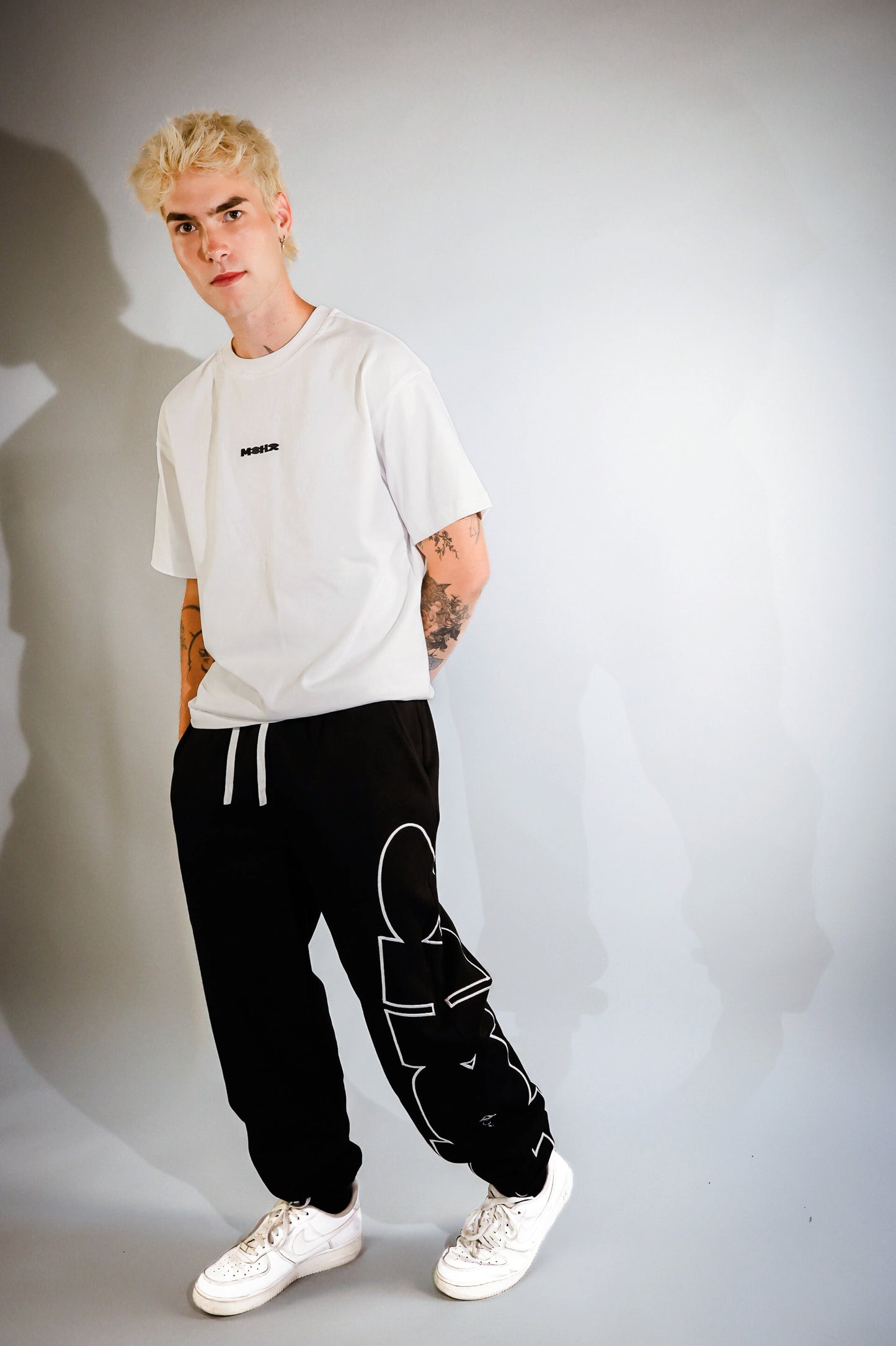 Signature Pants Black / White Logo