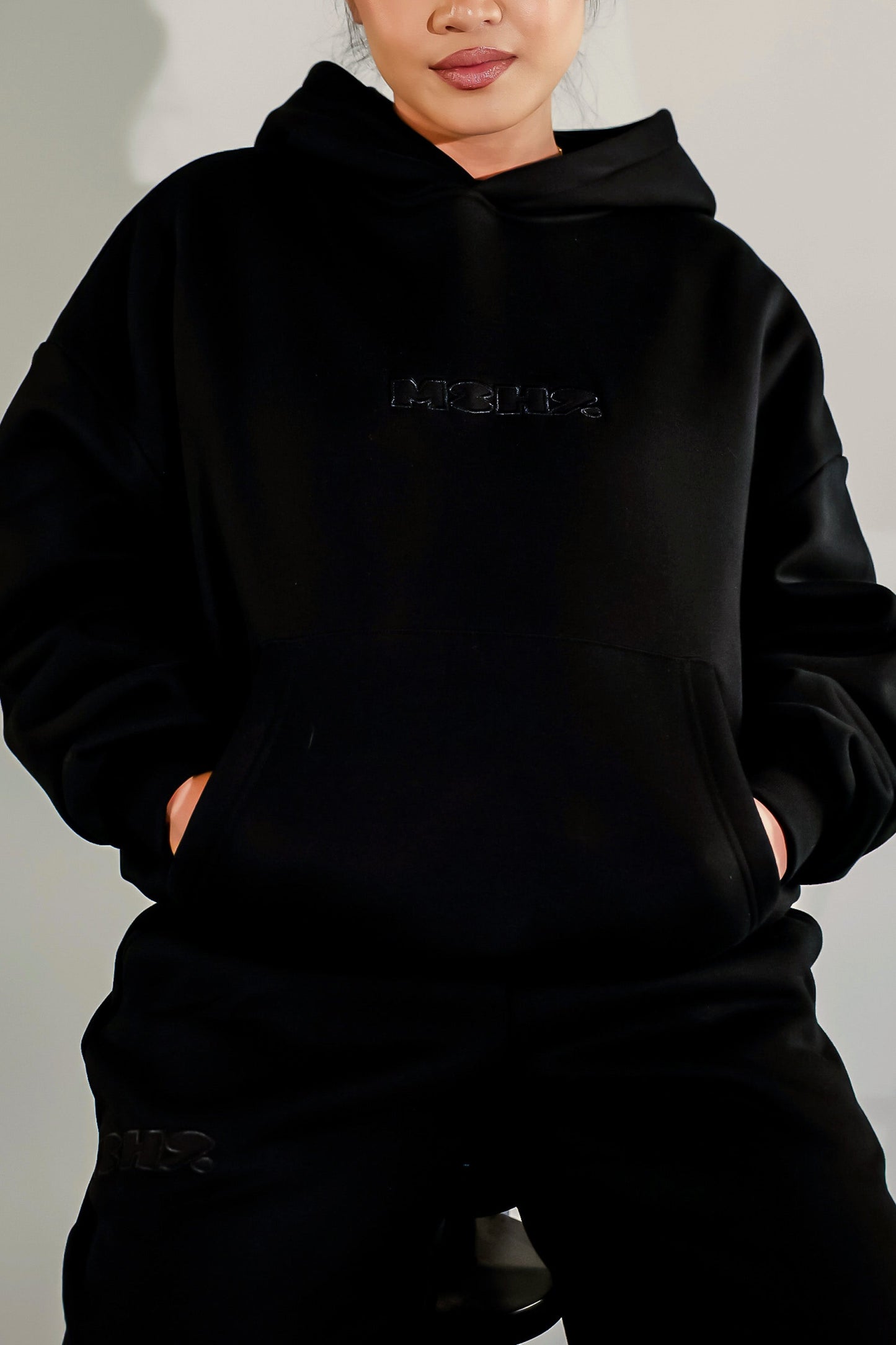 Core Hoodie Black / Black Logo