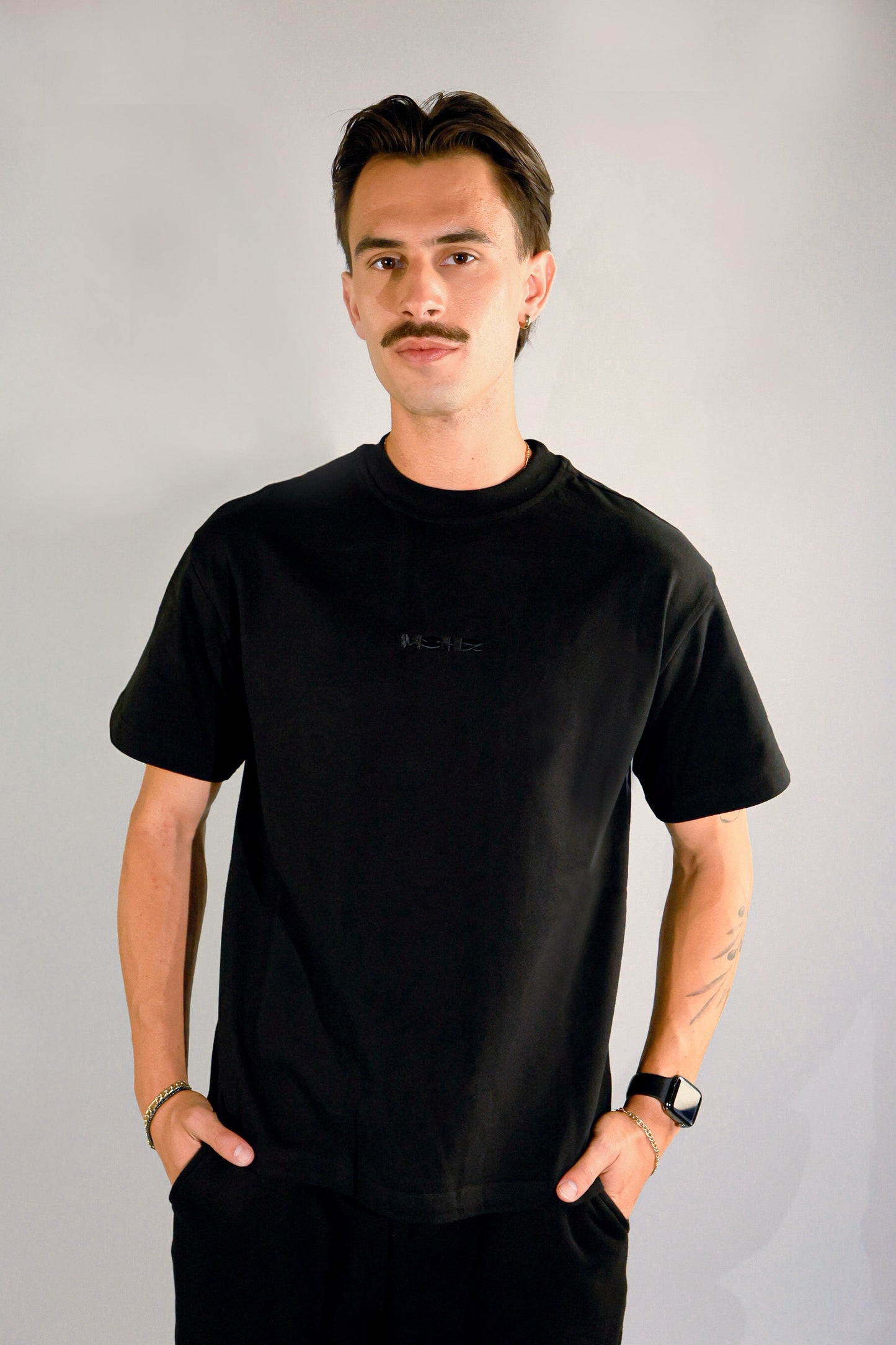 Core Tee Black / Black Logo