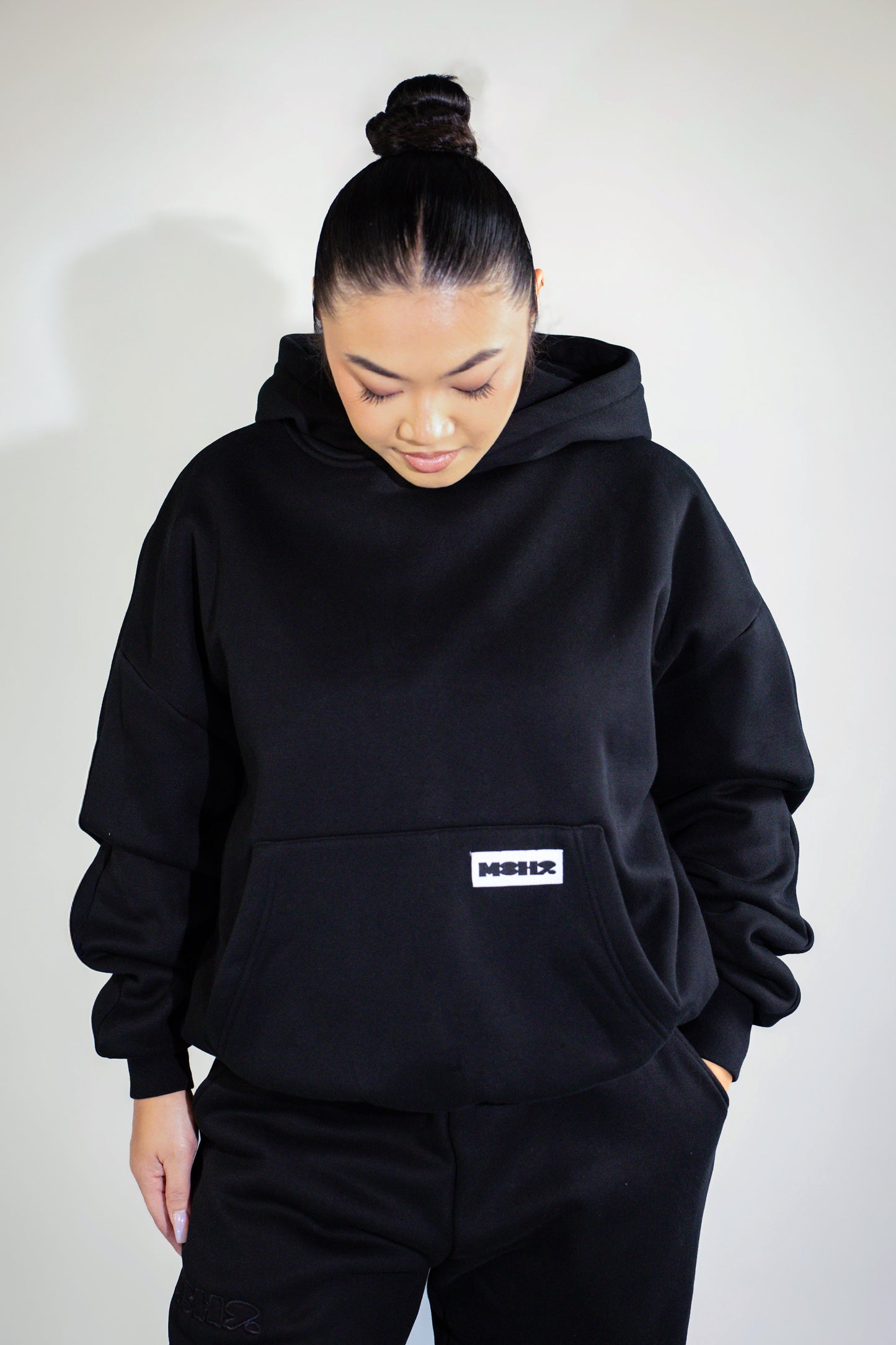 Signature Hoodie Black / White Logo